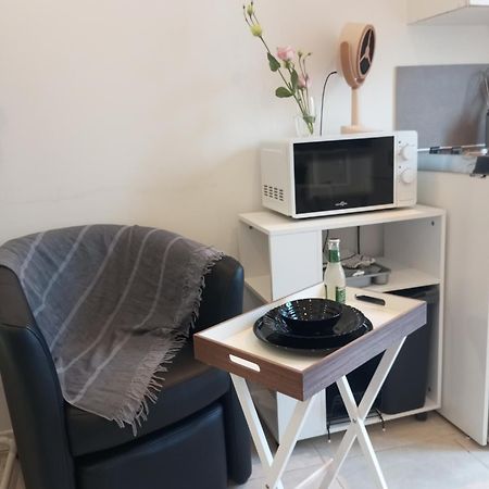 Studio De 14M2 Dans Une Maison Cagnes-sur-Mer Eksteriør bilde