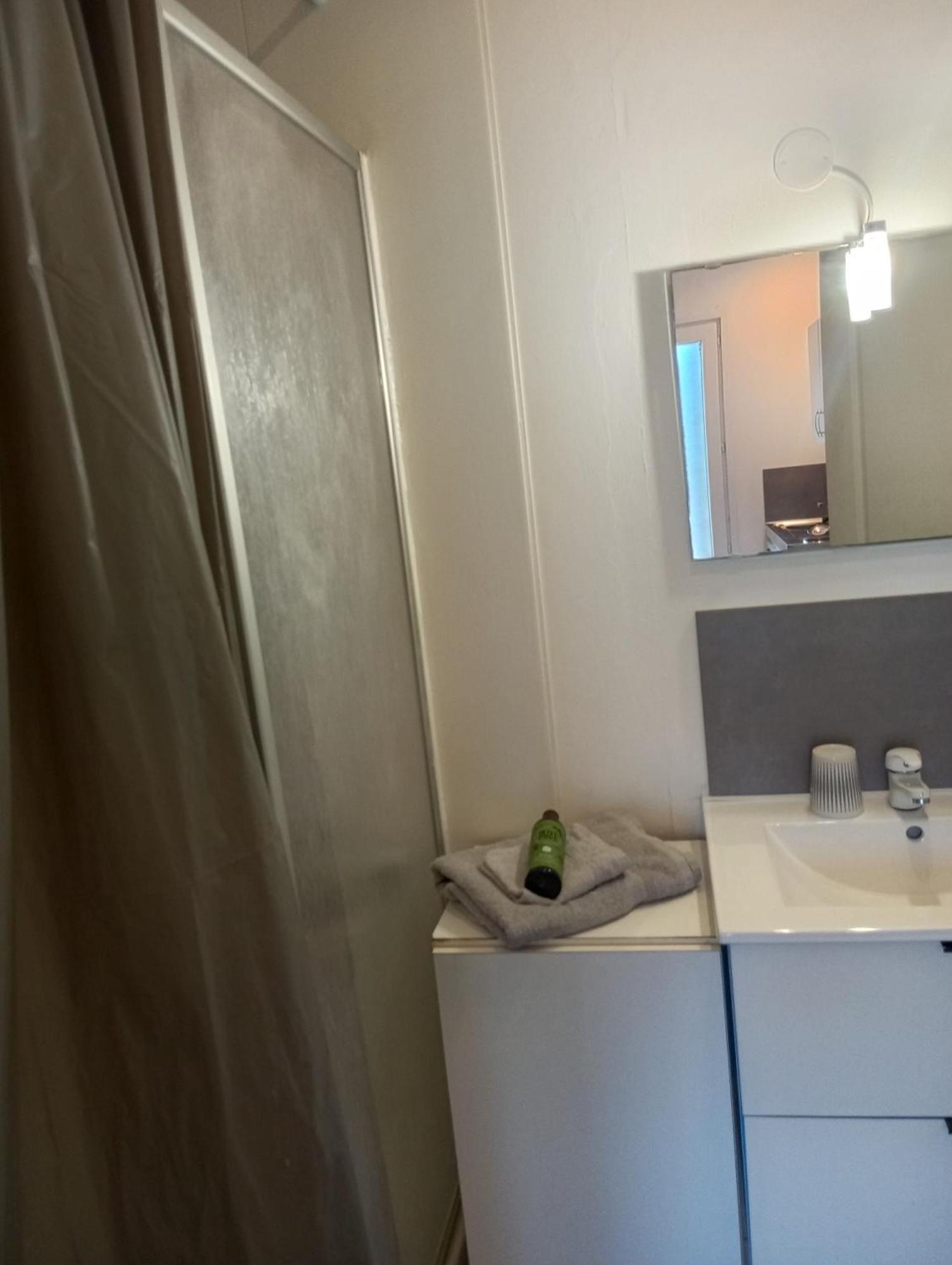 Studio De 14M2 Dans Une Maison Cagnes-sur-Mer Eksteriør bilde