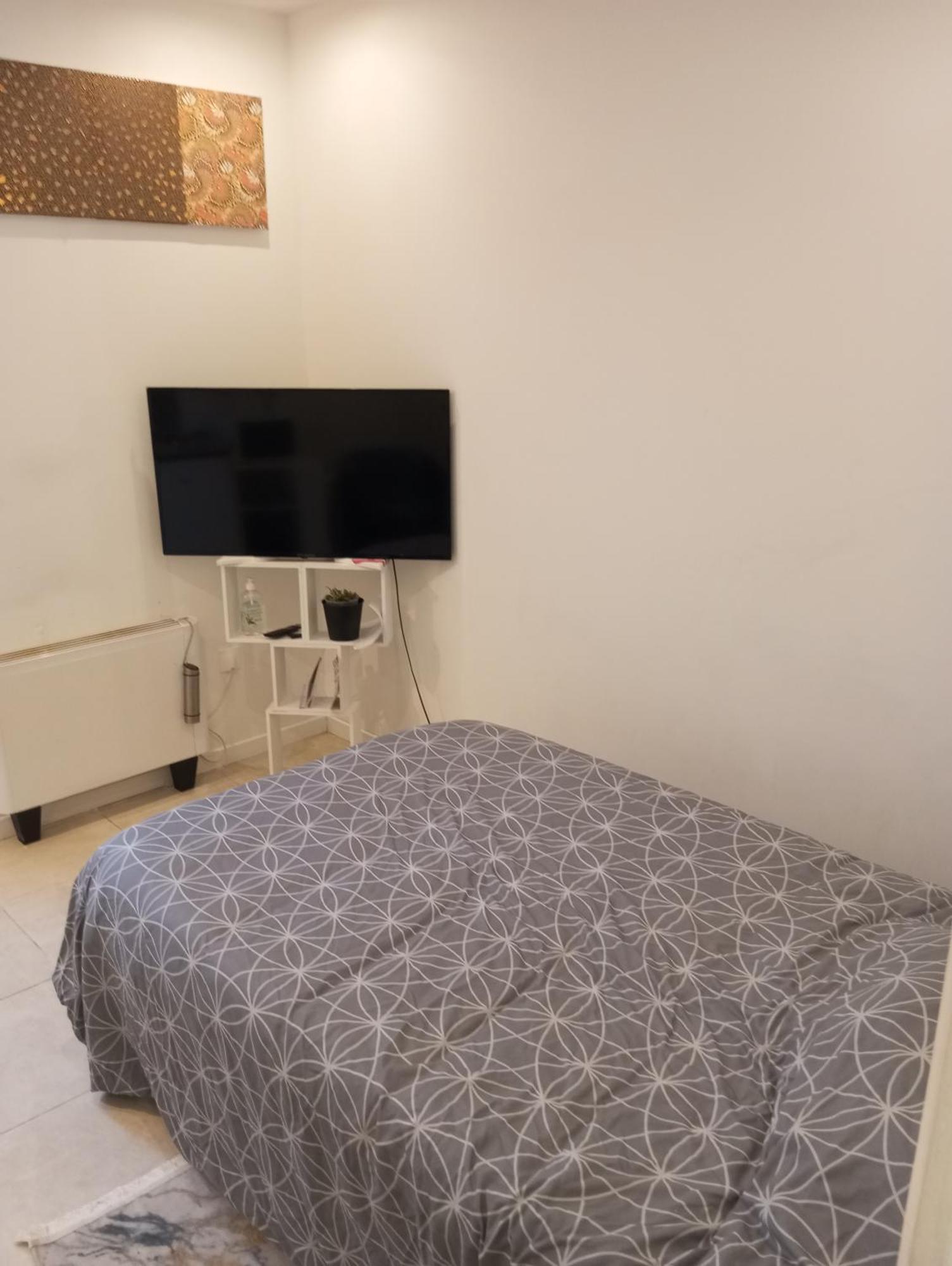 Studio De 14M2 Dans Une Maison Cagnes-sur-Mer Eksteriør bilde