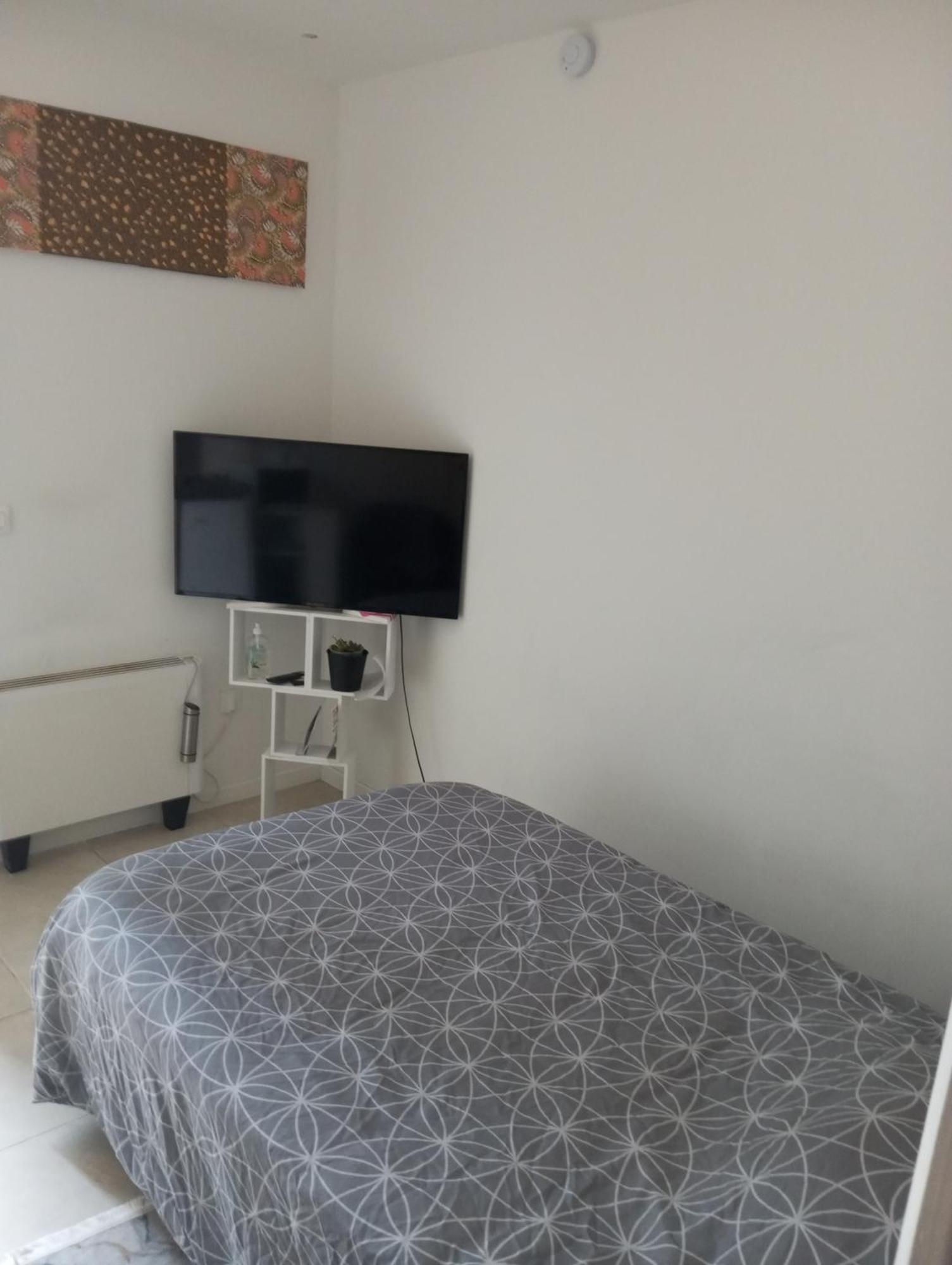 Studio De 14M2 Dans Une Maison Cagnes-sur-Mer Eksteriør bilde