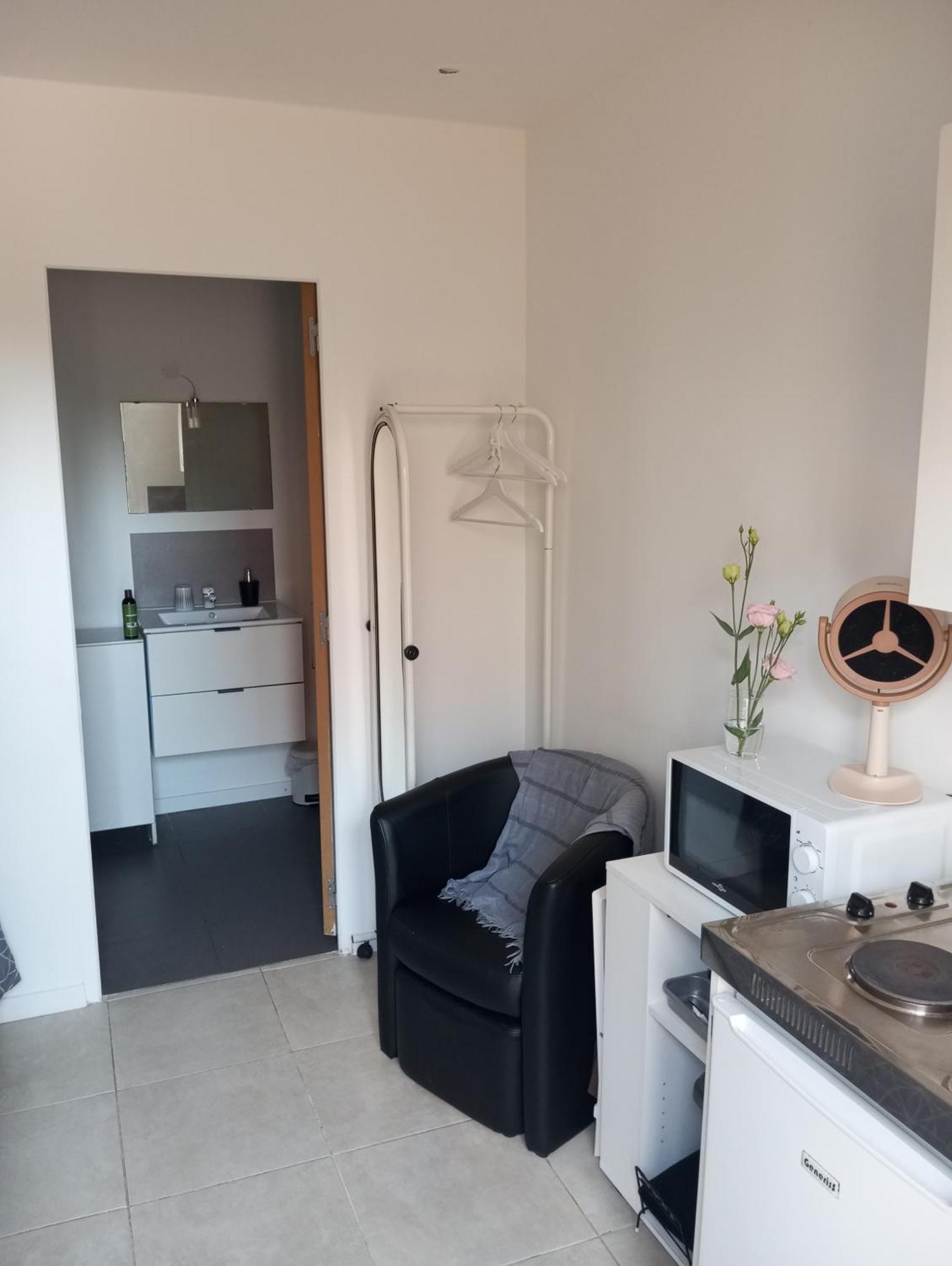 Studio De 14M2 Dans Une Maison Cagnes-sur-Mer Eksteriør bilde